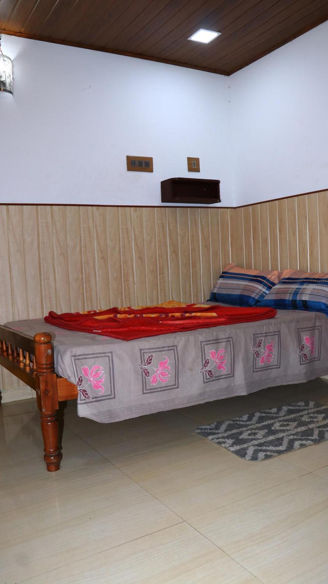 Navaneeth Homestay ديفيكولام المظهر الخارجي الصورة