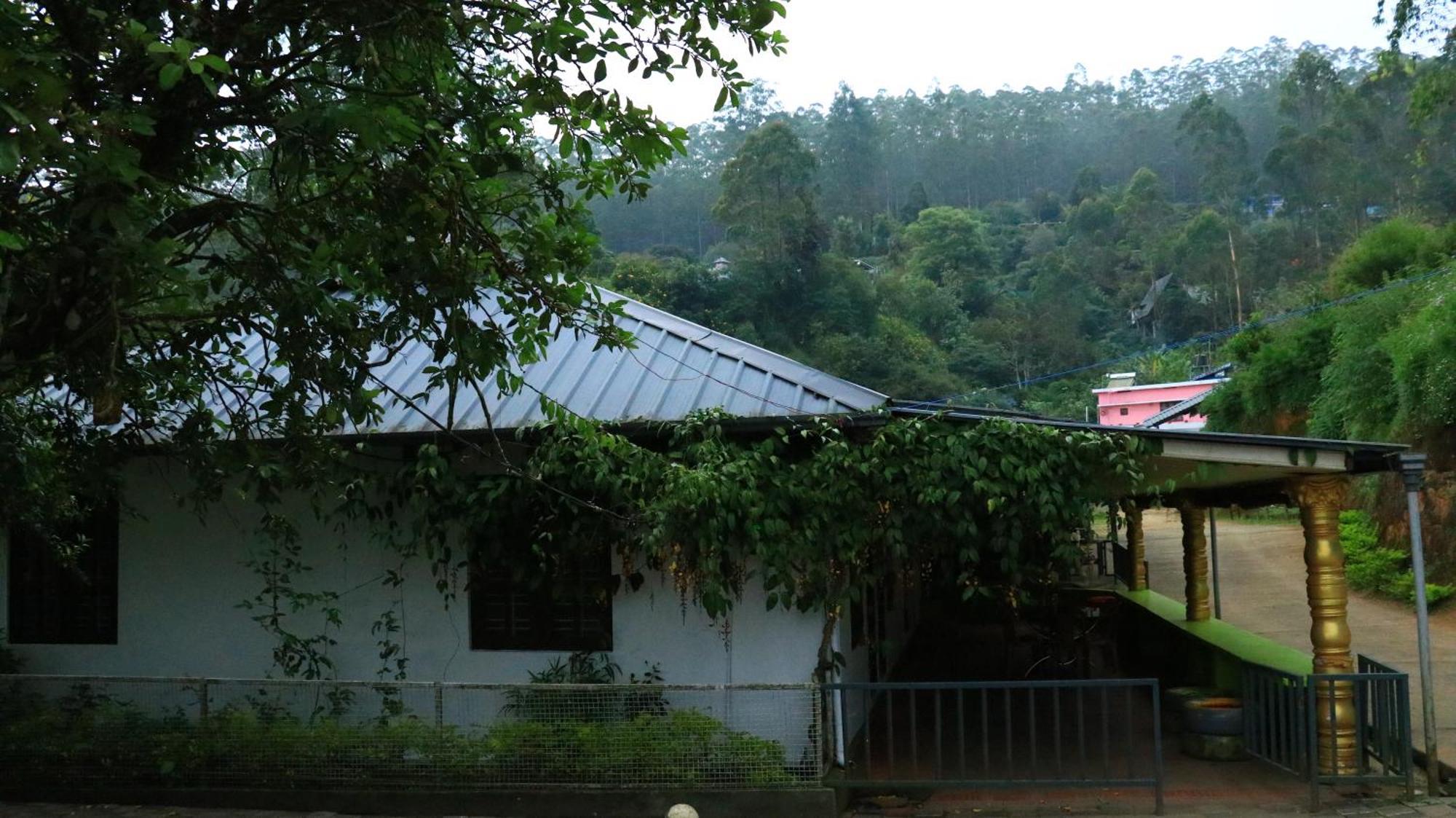 Navaneeth Homestay ديفيكولام المظهر الخارجي الصورة